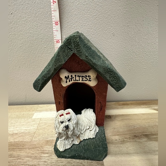 Maltese dog house - Picture 2 of 2